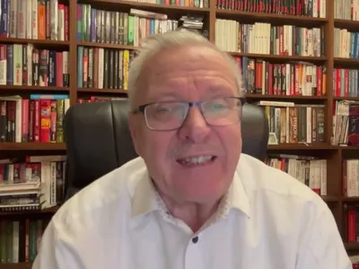 Embedded thumbnail for Niewidzialny prezydent i nagi premier 