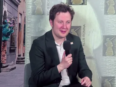 Embedded thumbnail for Oskar Kida - Nowa Konstytucja (Klub Ronina)